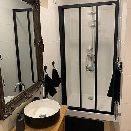 Varga Apartment *