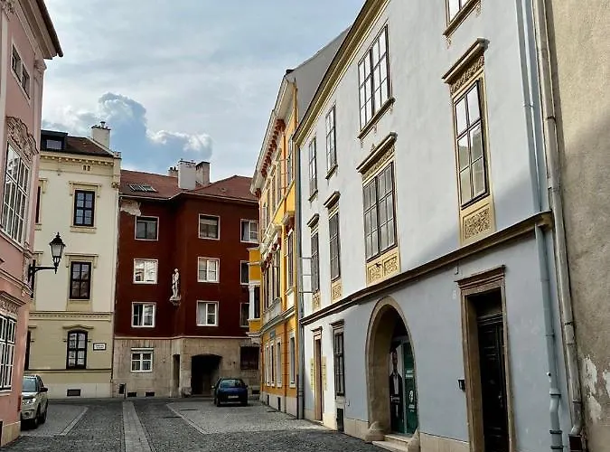 Varga - Historical Old Town & Free Parking *