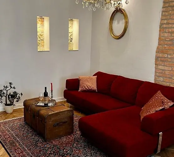Varga - Historical Old Town & Free Parking *